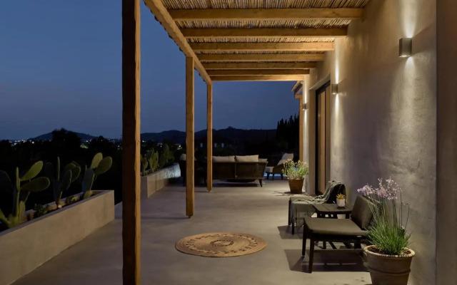 Yliessa - Luxury pool villa surrounded by nature