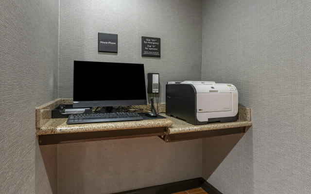 Hampton Inn & Suites Louisville East