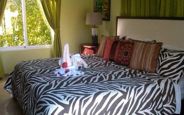 Vacation Villa Gated Only Minutes From Downtown