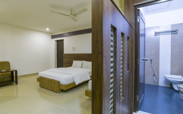 Crescent Inn Navallur