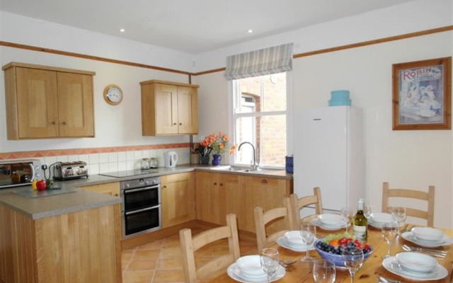 Cozy Holiday Home in Padstow near Beach