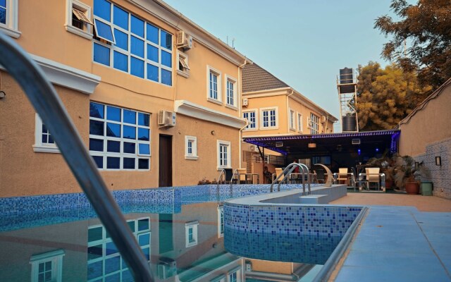 Apartment 550
