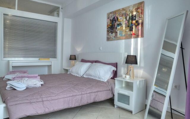 Downtown Glyfada Smart Apartment