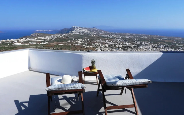 Santorini 180 Degrees