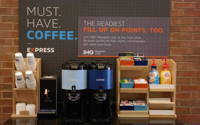 Holiday Inn Express Fredericksburg Southpoint by IHG