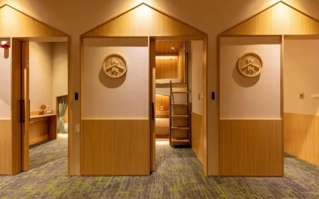 CHO Stay Capsule Hotel - Taoyuan Airport T2