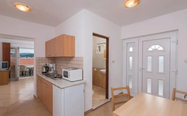 Beautiful Apartment in Kuciste-perna With 1 Bedrooms and Wifi