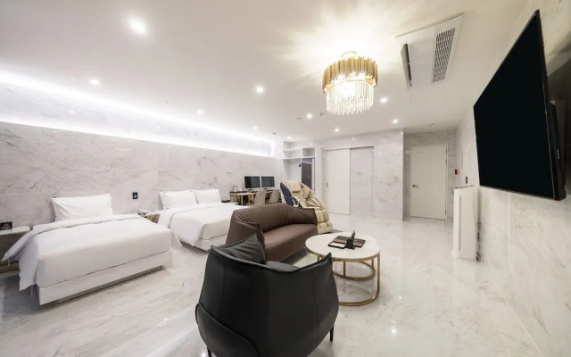 Hotel Four Star