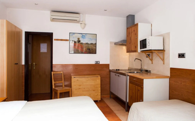 Studios Pelayo Guest House