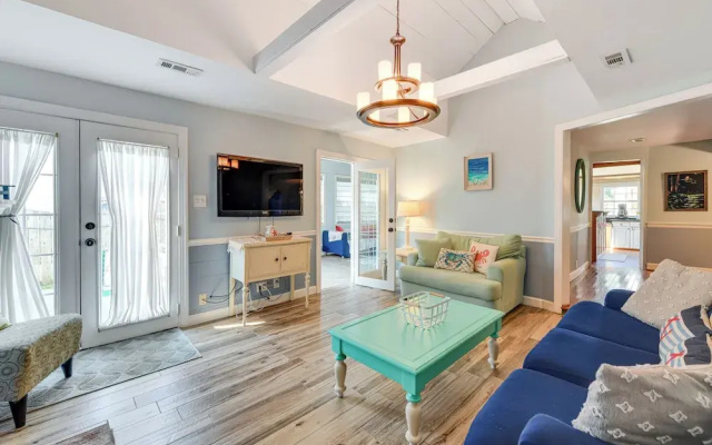 Fish, Swim & Boat: Colonial Beach Bungalow