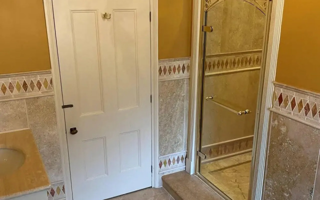 Exceptional Unique 5 Bedroom Manor House