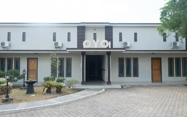 OYO 1283 Guest House Loemajan