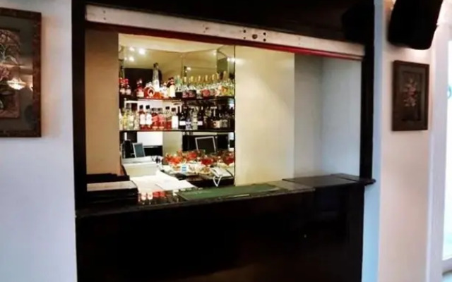 El Pino Apart