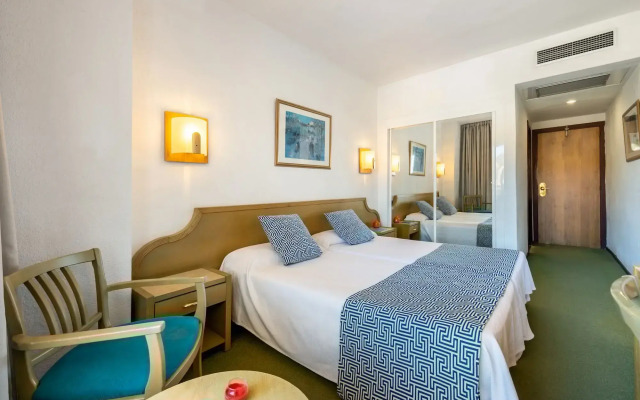 Отель Vibra Beverly Playa