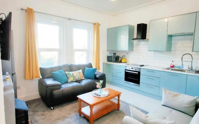 C-New Flat,4 Adults,20 mins to Beach,Netflix,Wifi