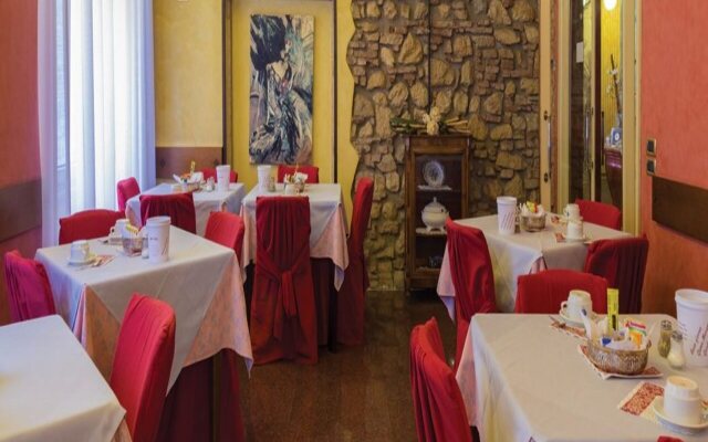 Colomba D'Oro Hotel