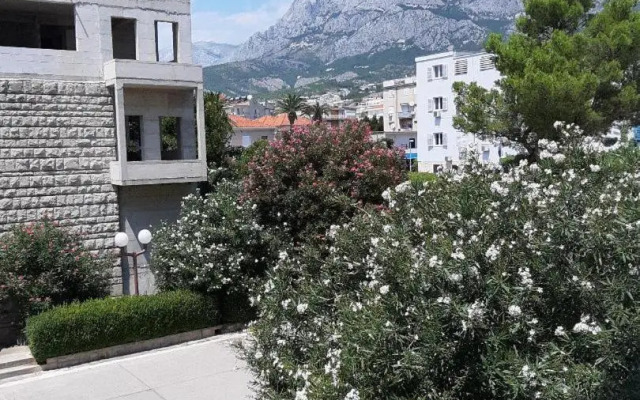 Apartment Enjoy life Makarska 2+2, center