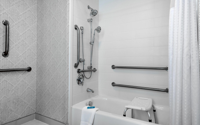 Holiday Inn Express & Suites : Charlotte Airport
