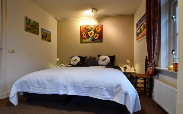 Spacious holiday farm in Bronckhorst with private garden