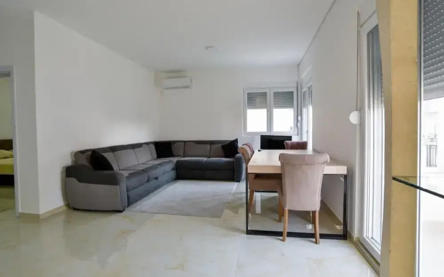 Villa w Garden Balcony 8 min to Ulcinj Long Beach