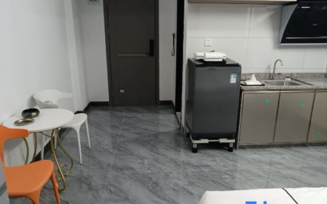 Minghao Elevator Apartment