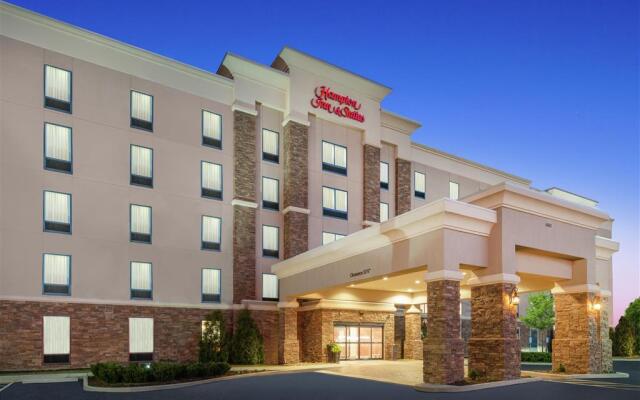 Hampton Inn & Suites Roanoke Airport