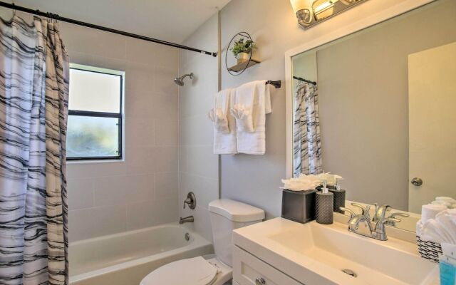 Lovely Lauderhill Retreat < 12 Mi to Beach!