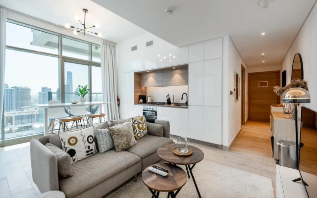 Chic 2BR w Dubai Marina Views