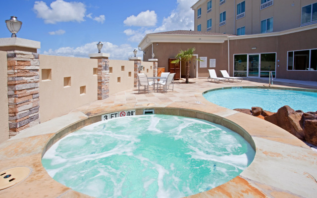 HOLIDAY INN EXP STES SPACE CTR by IHG