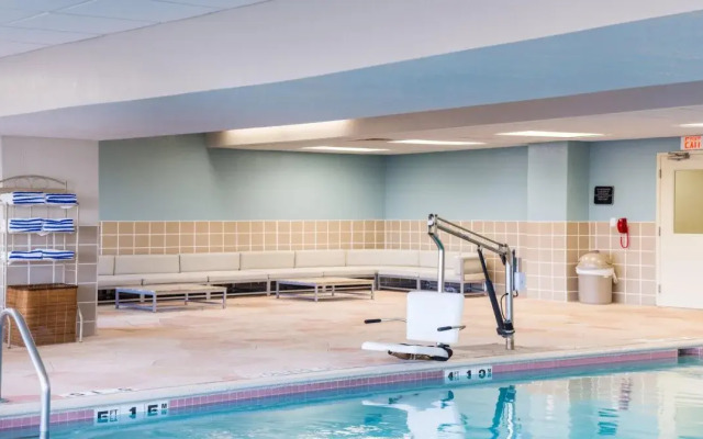 Holiday Inn Hotel & Suites Warren by IHG