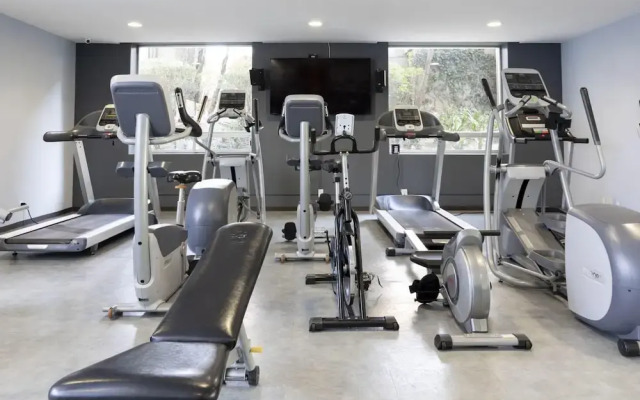 Bright Condo With Gym and Security 24 hrs