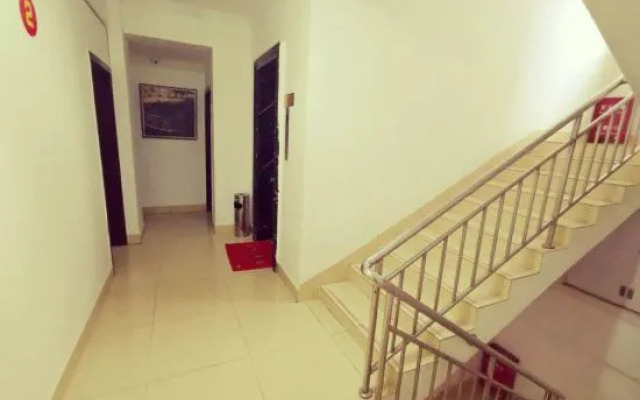 Fuxian Lake Coastline Express Hotel (Luchong Scenic Area)