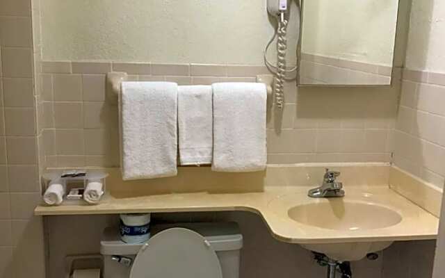 Budget Inn Of Brownfield