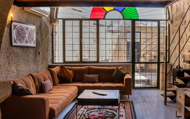 Hezen Cave Hotel