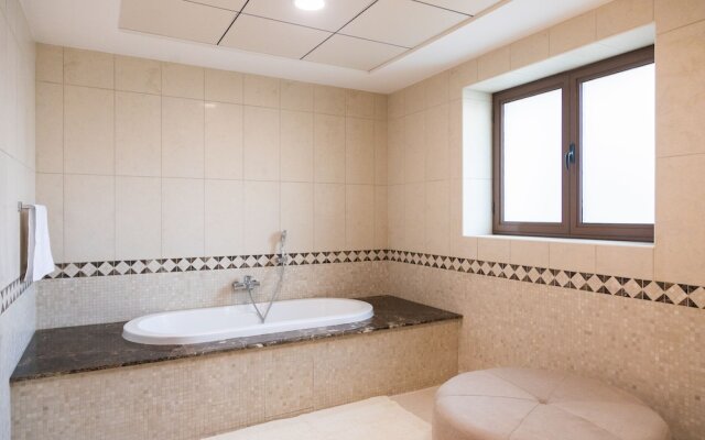 Lux 5BR Townhouse in Balqise Residence