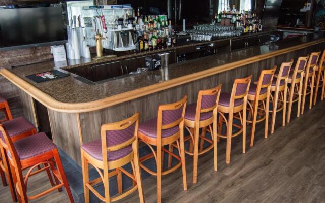 Windjammer Motor Inn