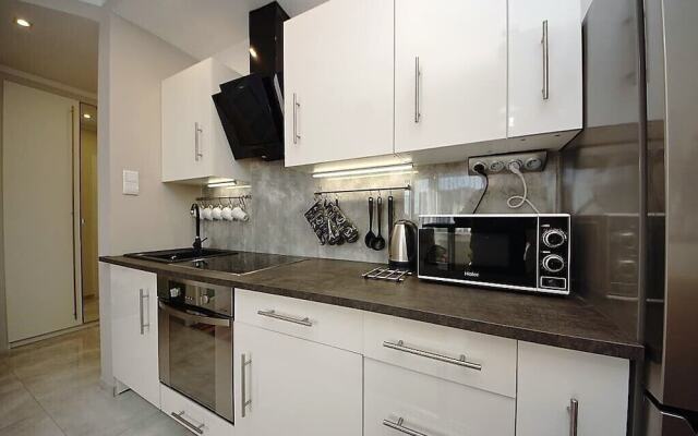 BillBerry Apartments - Floral wave