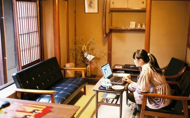 Gojo Guest House Annex - Hostel