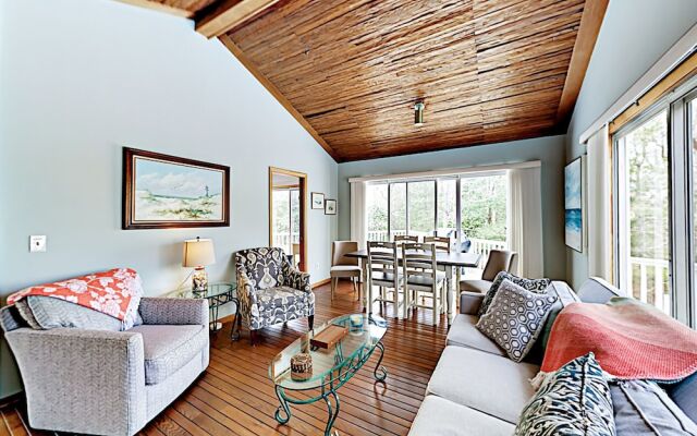 Cape Cod Retreat - 3 Br Home