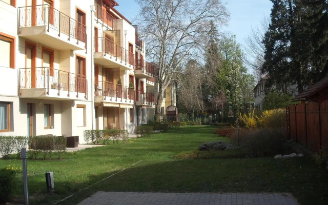 Villa Palazzo Apartments