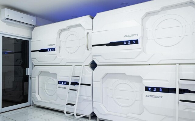 My Capsule Hotel by RedDoorz