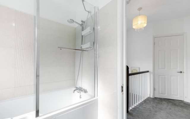 Harrow House 3 Bedrooms 2 Bathrooms