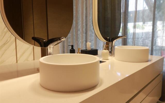 MS Milenium Monterrey, Curio Collection by Hilton