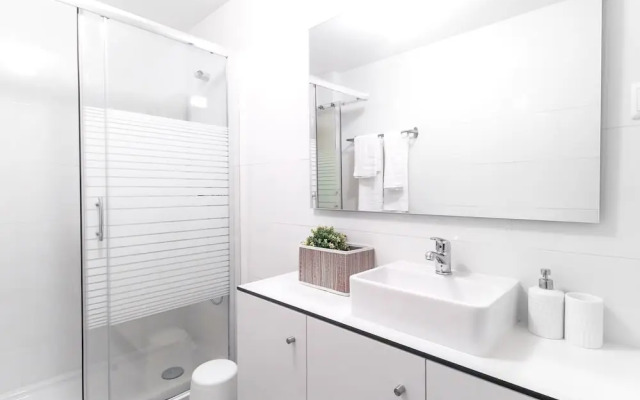 Trind2 · Samasal Trindade Apartments #2 Next to Aliados!