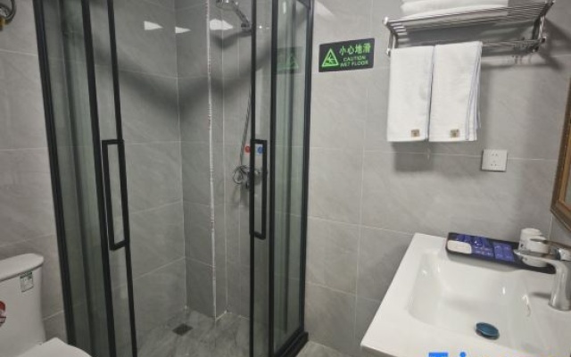 Super 8 Hotel (Gaochang Middle Road) – Bathroom – Turpan