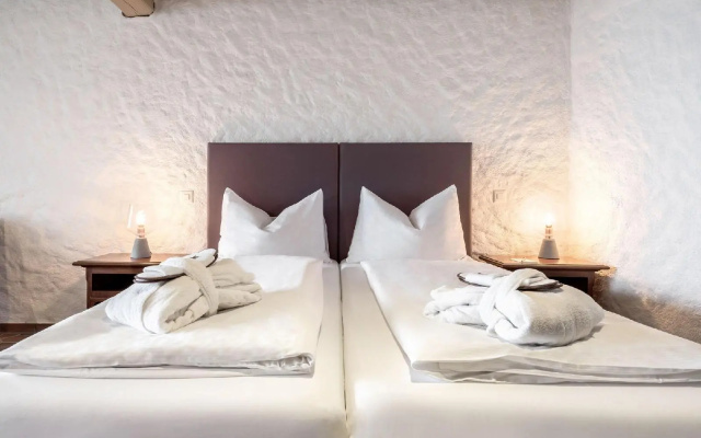 Swiss-Chalet Merlischachen - Romantik Schloss-Hotel am See – Guest Rooms – Kuessnacht
