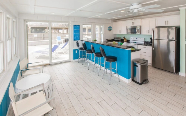 Ocean Commotion - 7 Br Home