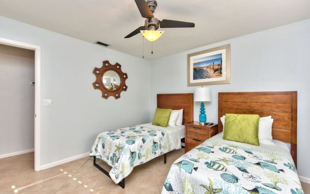 Milano Vacation Rental: Newly Renovated 3-BR Home with Private Pool, Hot Tub, and Pet-Friendly Front Yard. Minutes from Vanderbilt Beach