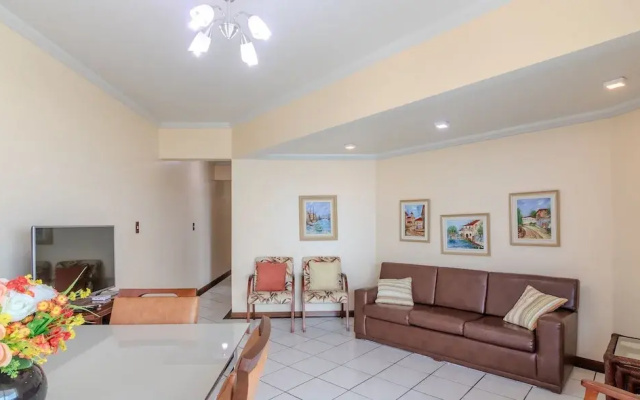 3BR Seafront apt w/ BBQ in Itapema Con0101