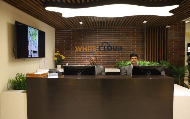 Hotel White Cloud